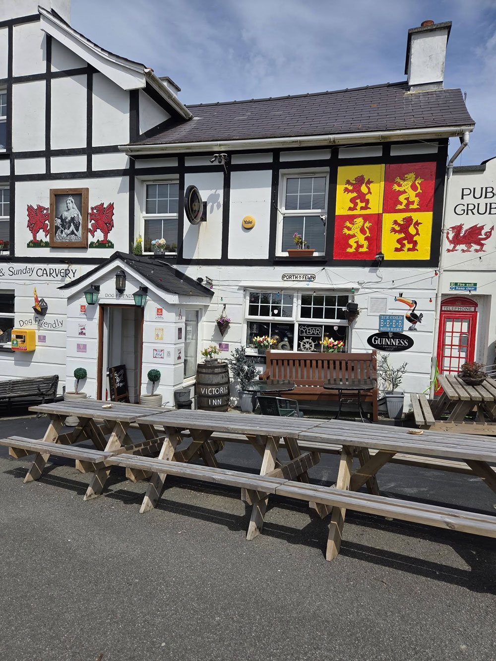 Victoria Inn Holyhead bar front